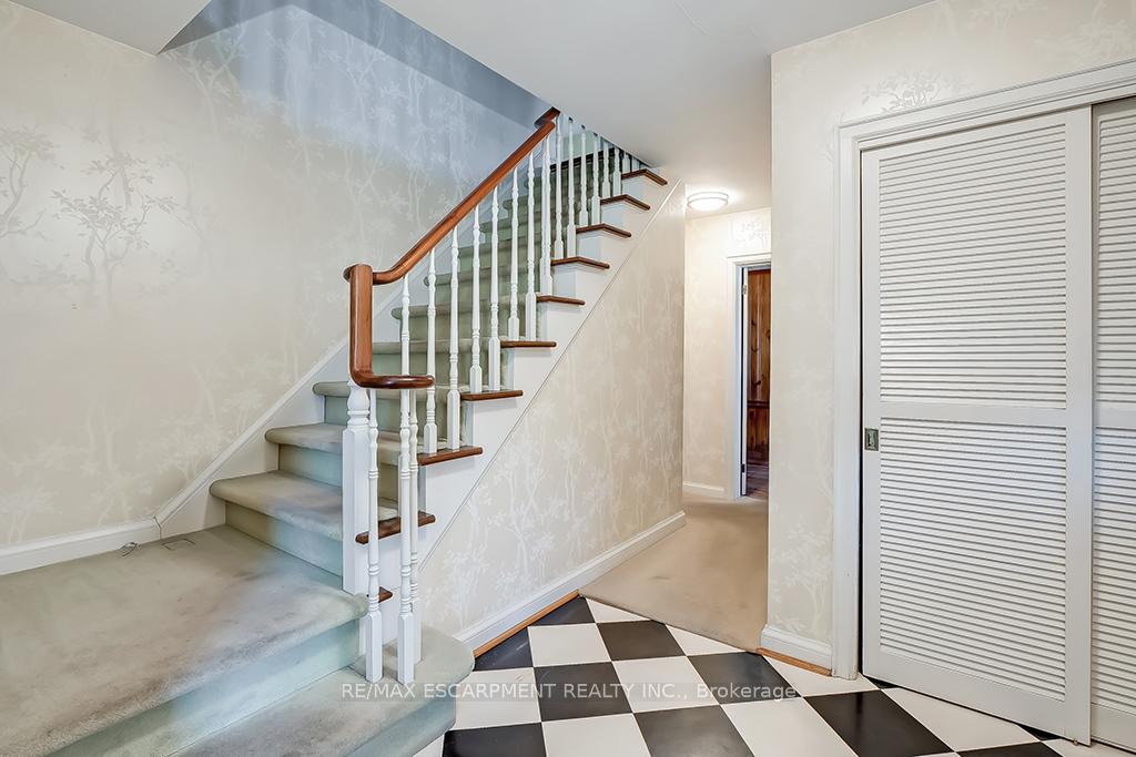 Photo 7 of 359 Rosslyn Drive, Burlington, Roseland — HOMEH