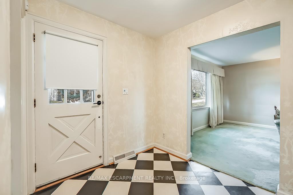 Photo 8 of 359 Rosslyn Drive, Burlington, Roseland — HOMEH