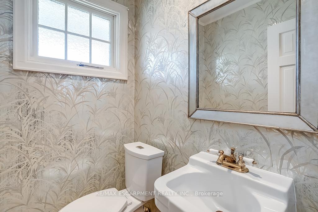 Photo 15 of 359 Rosslyn Drive, Burlington, Roseland — HOMEH
