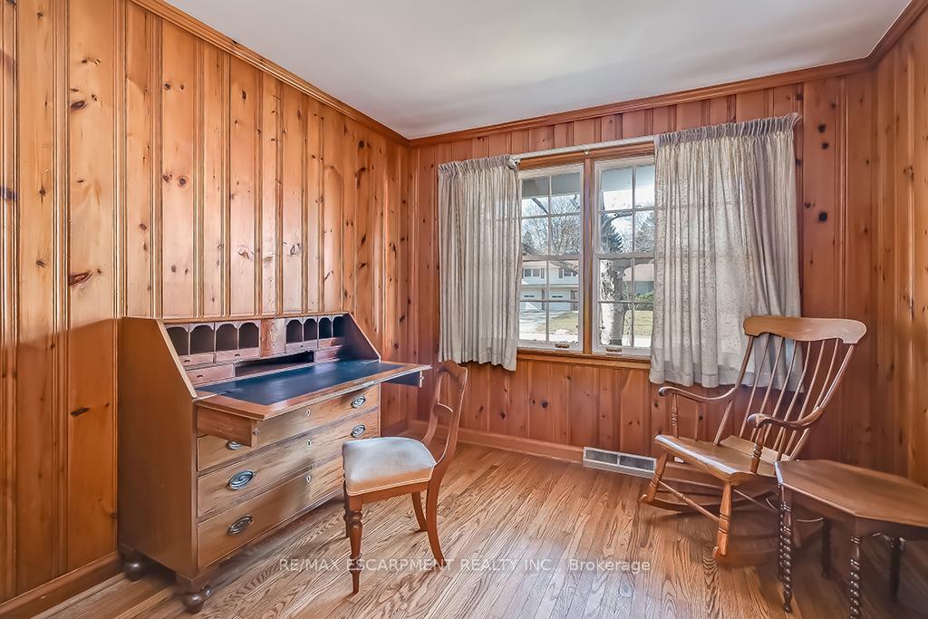 Photo 17 of 359 Rosslyn Drive, Burlington, Roseland — HOMEH