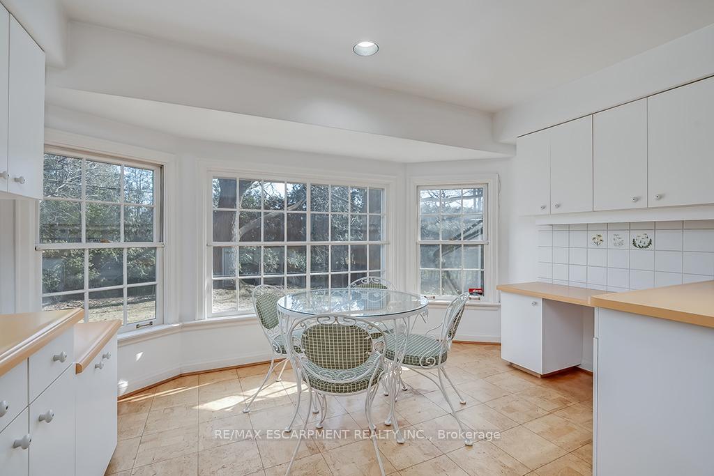 Photo 18 of 359 Rosslyn Drive, Burlington, Roseland — HOMEH