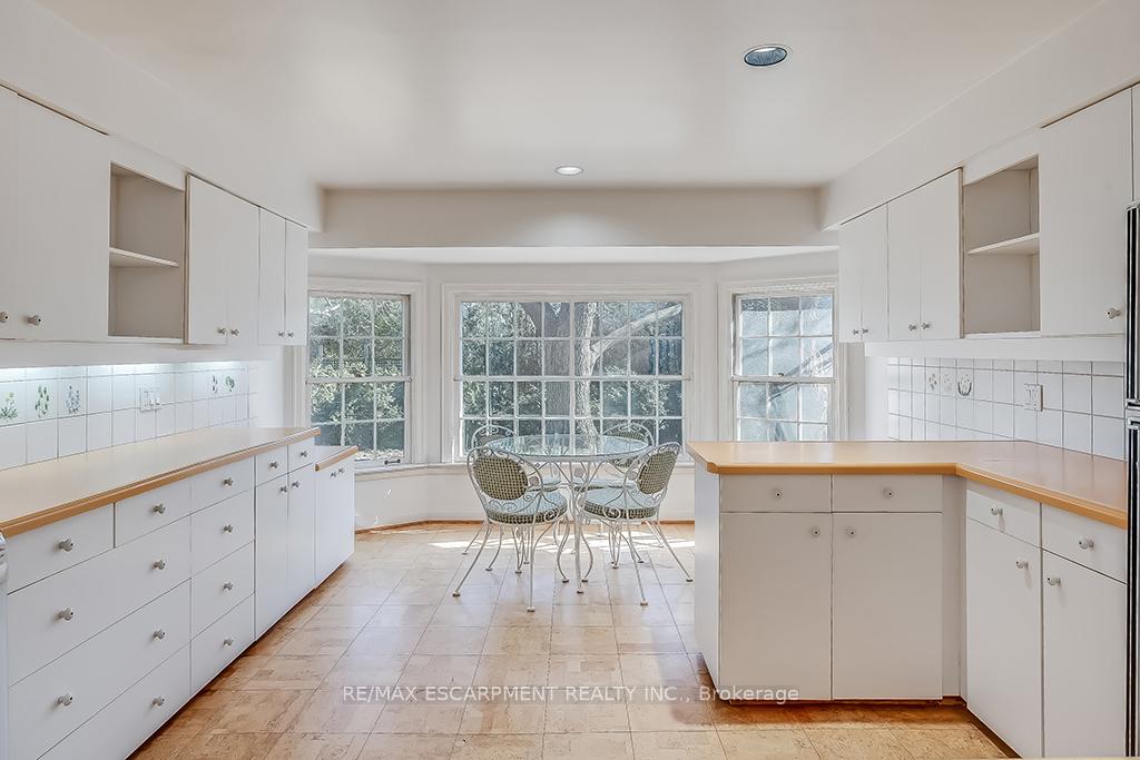 Photo 20 of 359 Rosslyn Drive, Burlington, Roseland — HOMEH