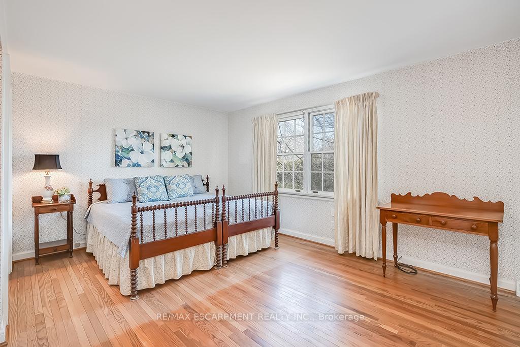 Photo 27 of 359 Rosslyn Drive, Burlington, Roseland — HOMEH