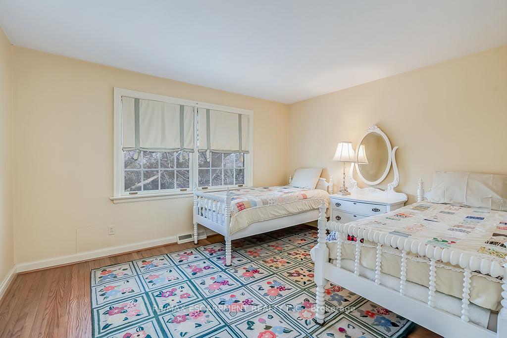 Photo 31 of 359 Rosslyn Drive, Burlington, Roseland — HOMEH