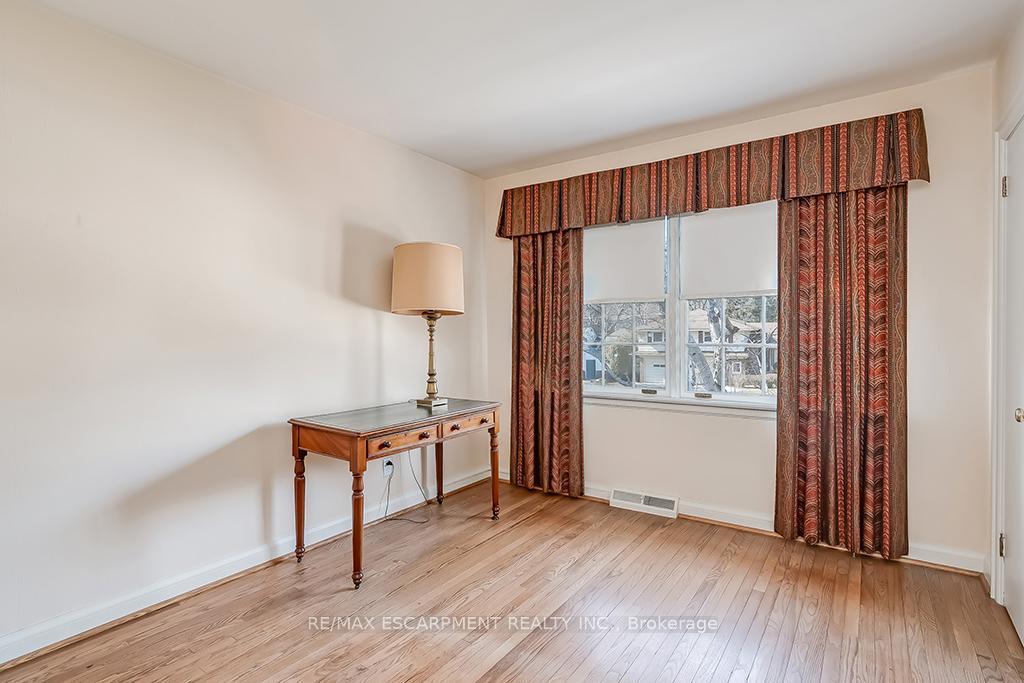 Photo 32 of 359 Rosslyn Drive, Burlington, Roseland — HOMEH