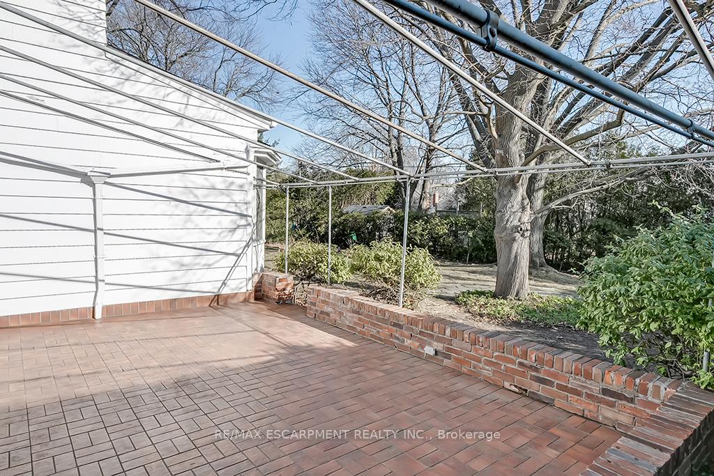 Photo 36 of 359 Rosslyn Drive, Burlington, Roseland — HOMEH