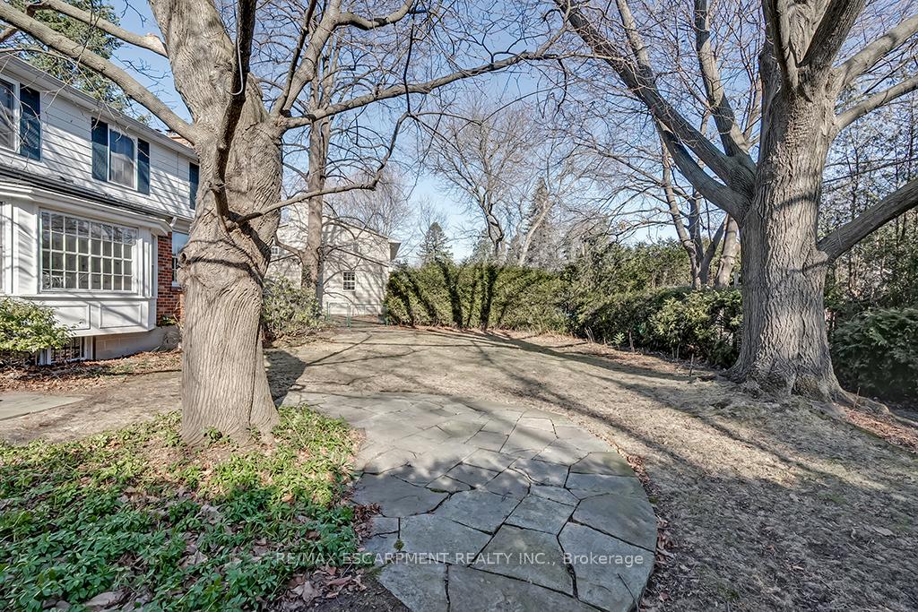 Photo 38 of 359 Rosslyn Drive, Burlington, Roseland — HOMEH