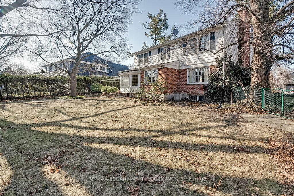 Photo 41 of 359 Rosslyn Drive, Burlington, Roseland — HOMEH