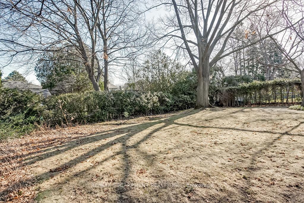 Photo 43 of 359 Rosslyn Drive, Burlington, Roseland — HOMEH