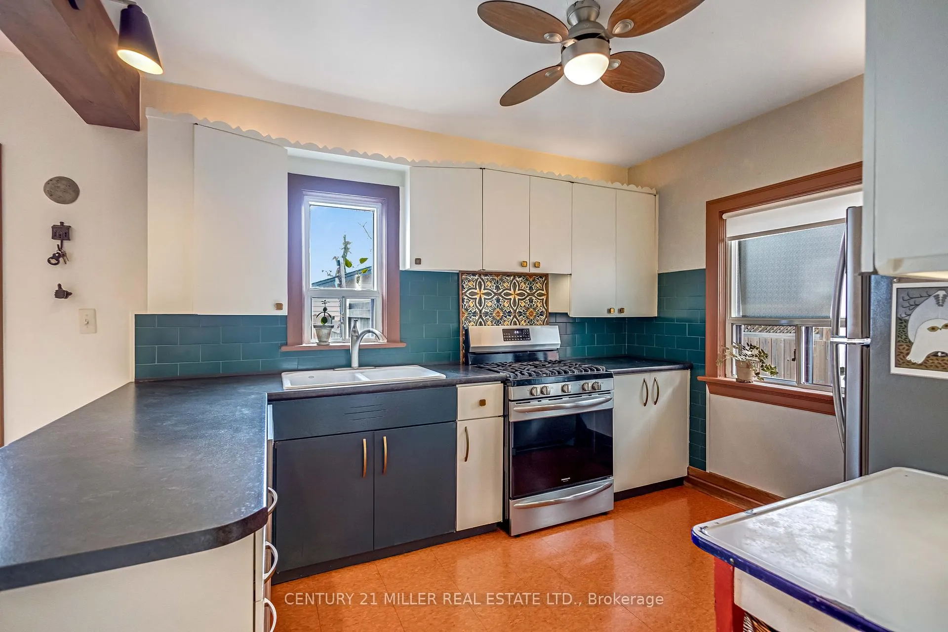 Photo 8 of 135 Macaulay Street E, Hamilton, North End — HOMEH
