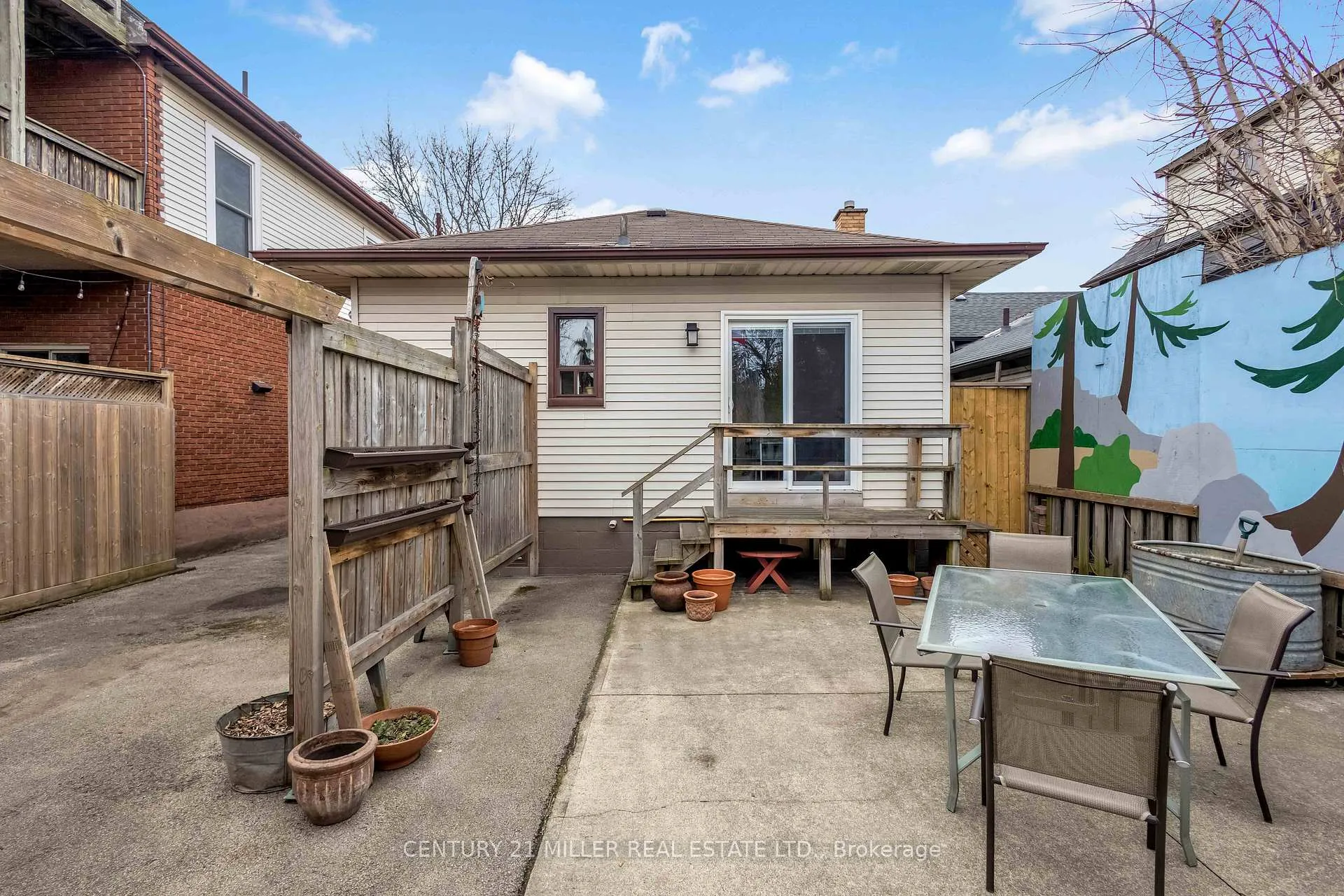 Photo 27 of 135 Macaulay Street E, Hamilton, North End — HOMEH