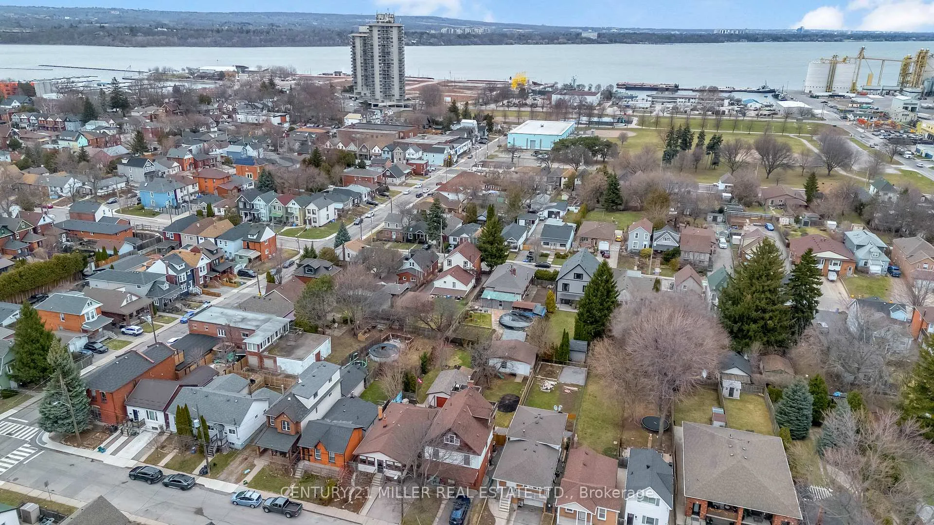 Photo 35 of 135 Macaulay Street E, Hamilton, North End — HOMEH