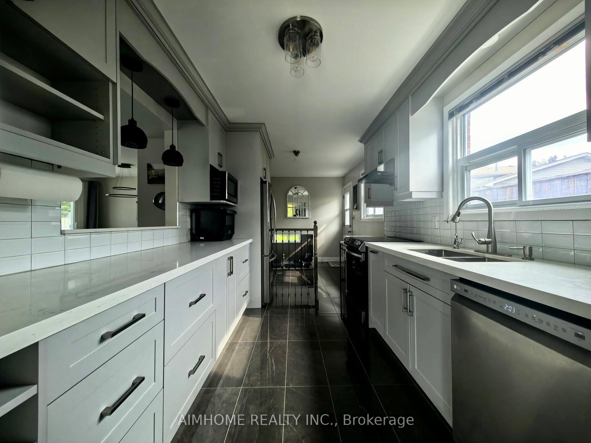 Photo 6 of 783 Lexington Street, Oshawa, Centennial — HOMEH