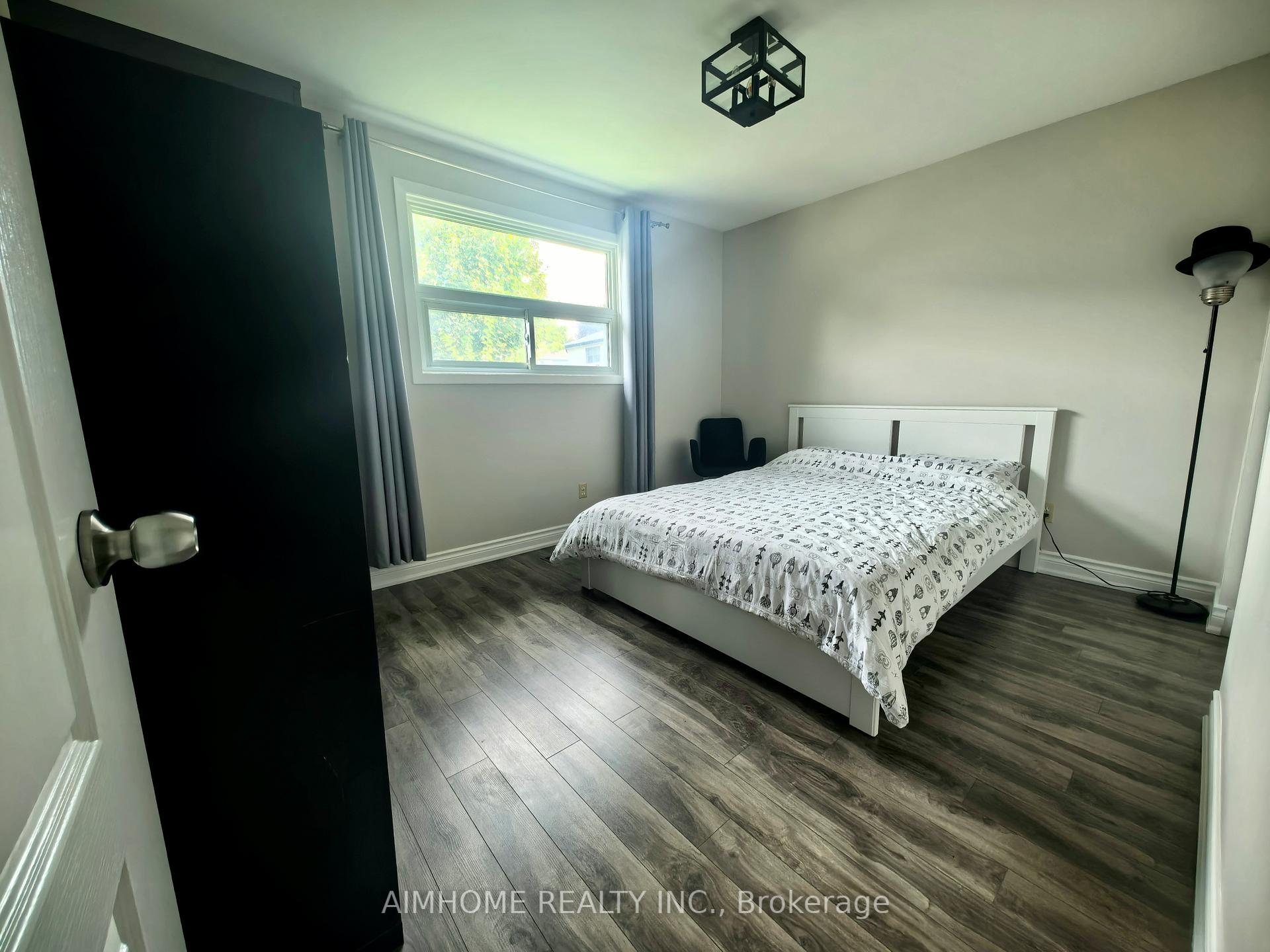 Photo 10 of 783 Lexington Street, Oshawa, Centennial — HOMEH