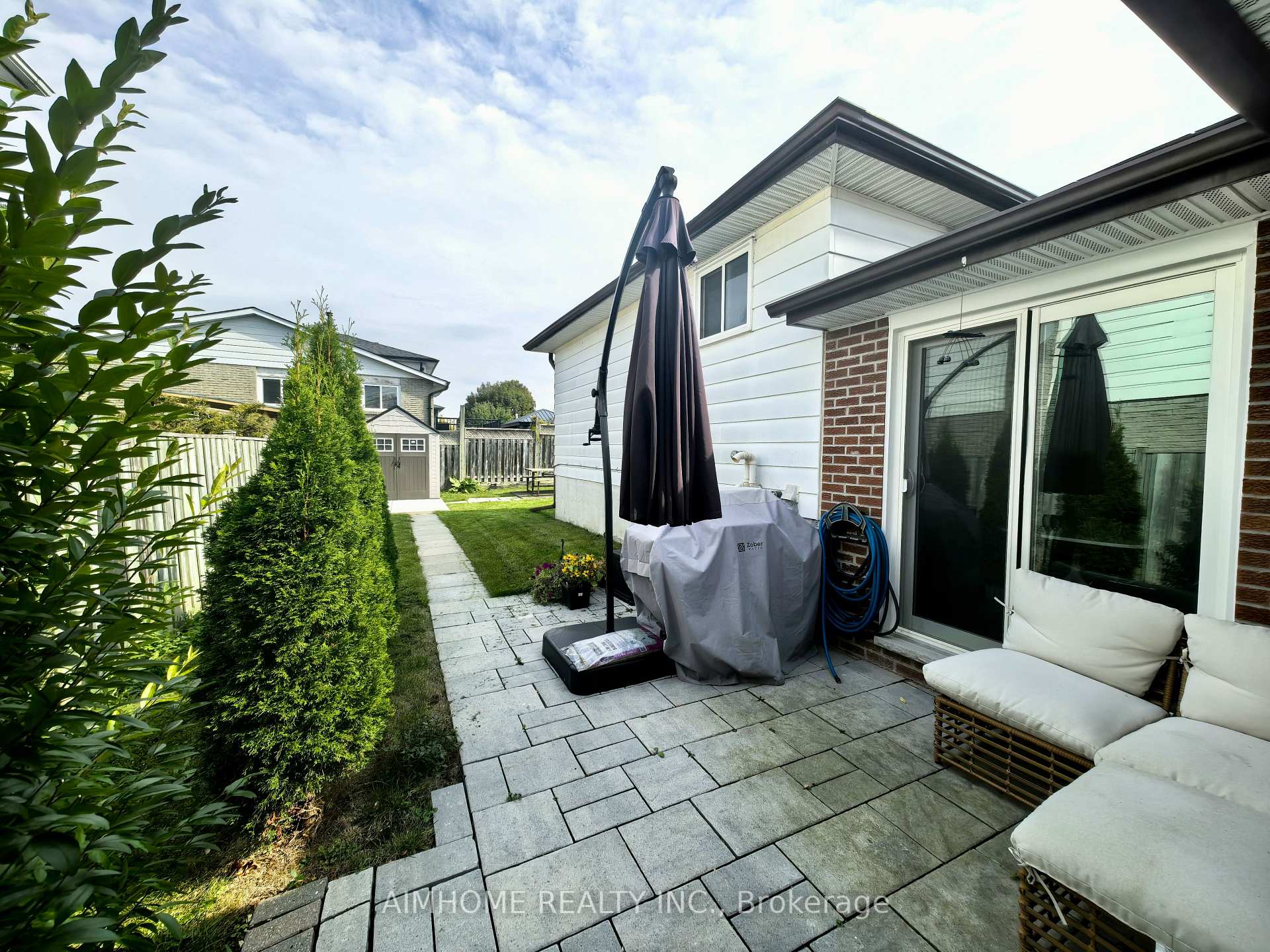 Photo 17 of 783 Lexington Street, Oshawa, Centennial — HOMEH
