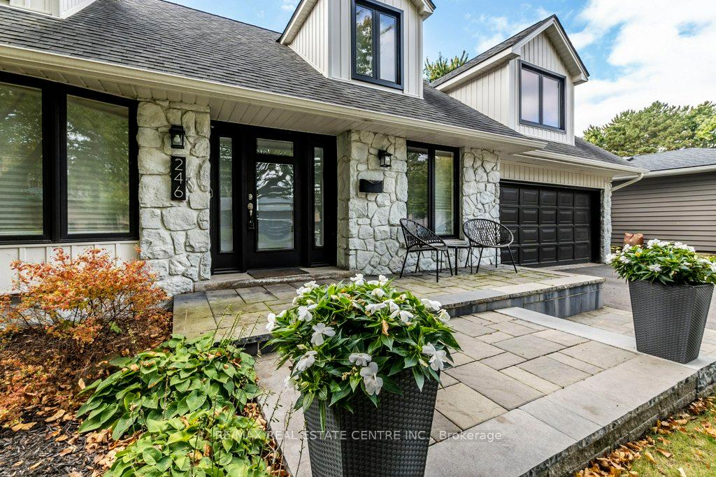 Photo 3 of 246 Simon Drive, Burlington, Roseland — HOMEH