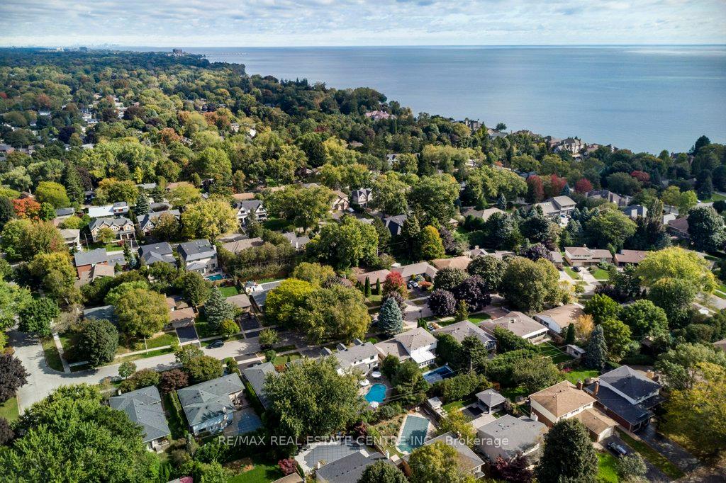 Photo 6 of 246 Simon Drive, Burlington, Roseland — HOMEH