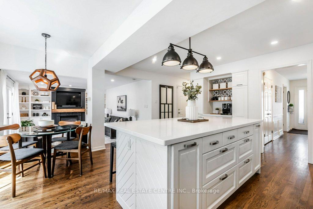Photo 15 of 246 Simon Drive, Burlington, Roseland — HOMEH