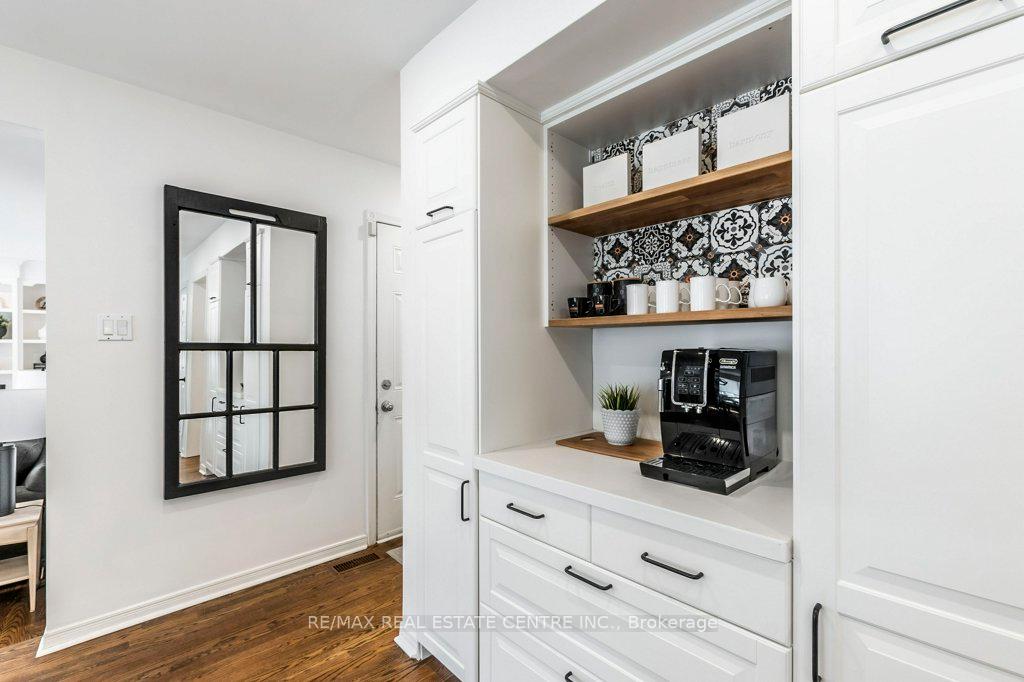 Photo 18 of 246 Simon Drive, Burlington, Roseland — HOMEH