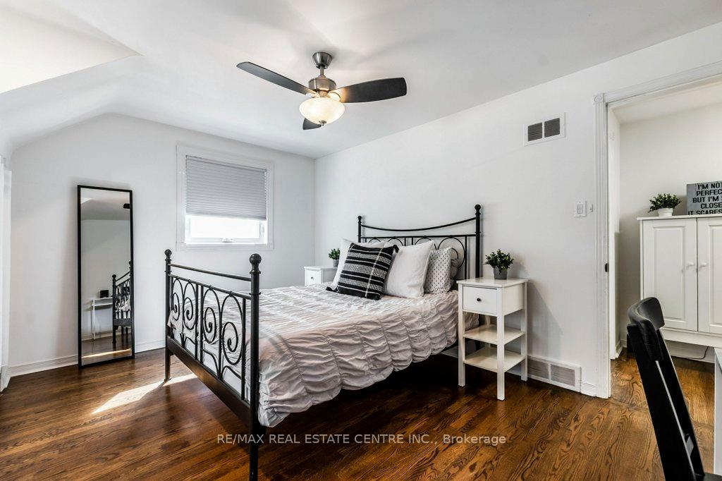 Photo 23 of 246 Simon Drive, Burlington, Roseland — HOMEH