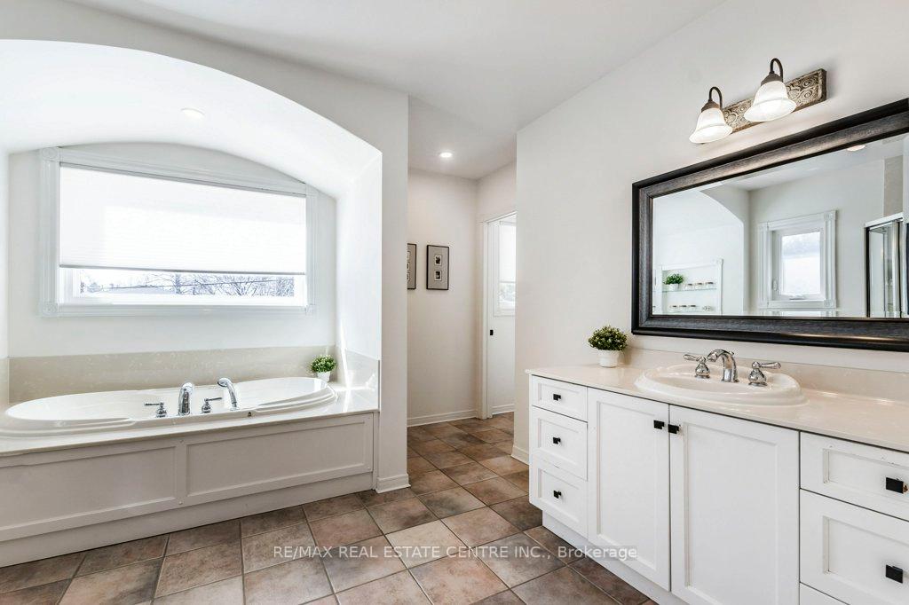 Photo 27 of 246 Simon Drive, Burlington, Roseland — HOMEH