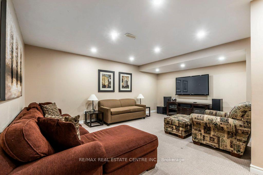 Photo 28 of 246 Simon Drive, Burlington, Roseland — HOMEH