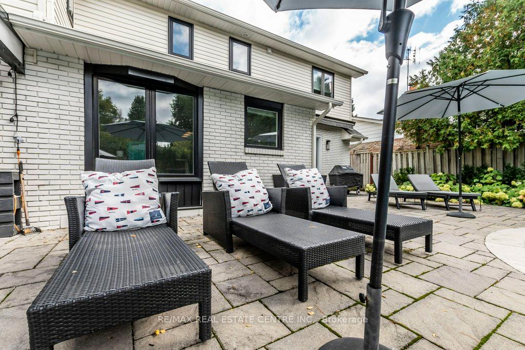 Photo 30 of 246 Simon Drive, Burlington, Roseland — HOMEH
