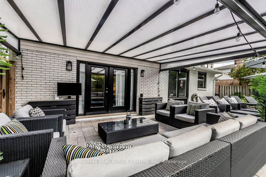 Photo 31 of 246 Simon Drive, Burlington, Roseland — HOMEH