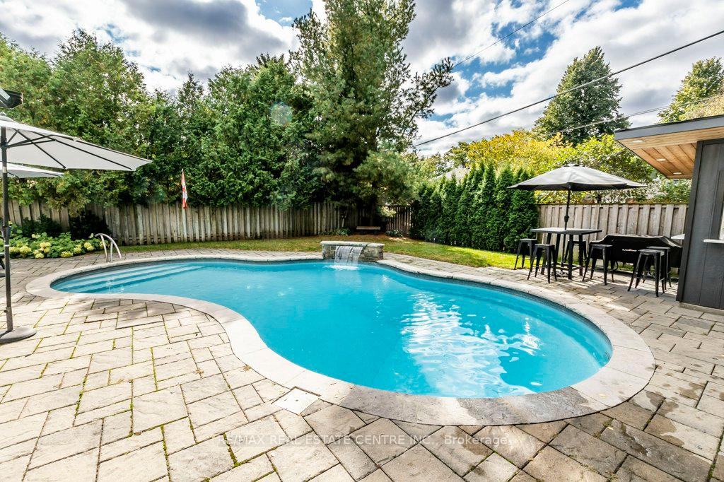 Photo 33 of 246 Simon Drive, Burlington, Roseland — HOMEH
