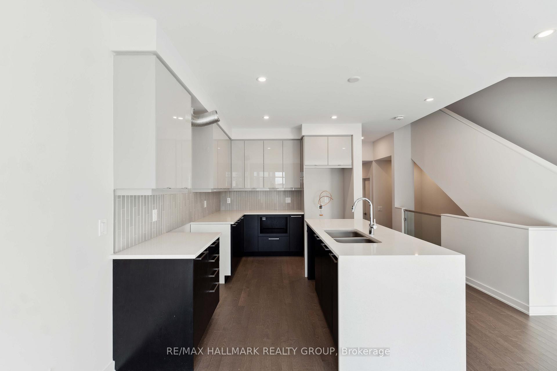 Photo 7 of 693 Honeydew Street, Ottawa, Riverside South/Gloucester Glen — HOMEH