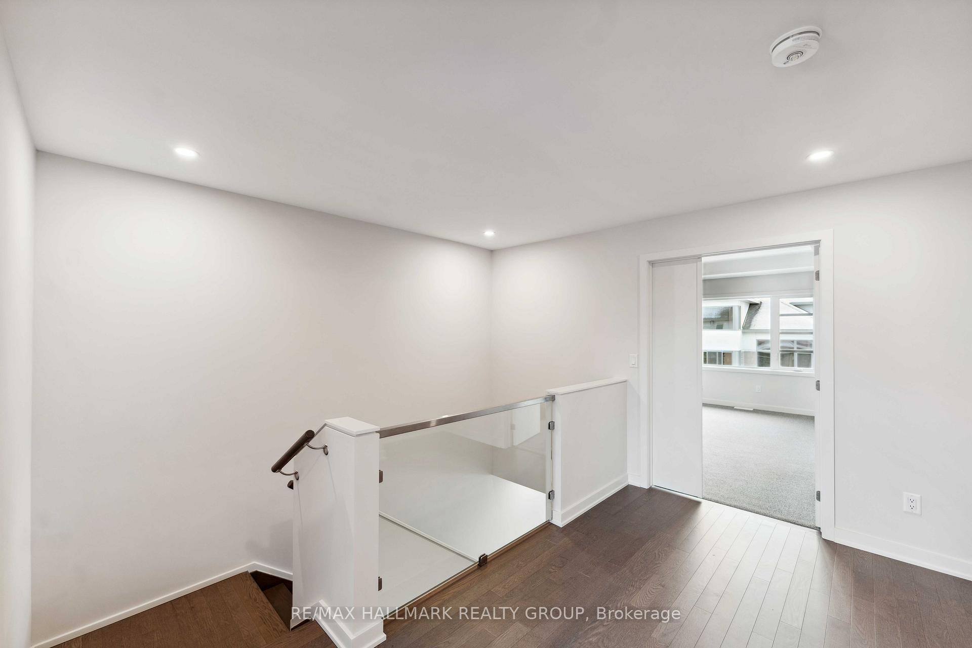 Photo 17 of 693 Honeydew Street, Ottawa, Riverside South/Gloucester Glen — HOMEH