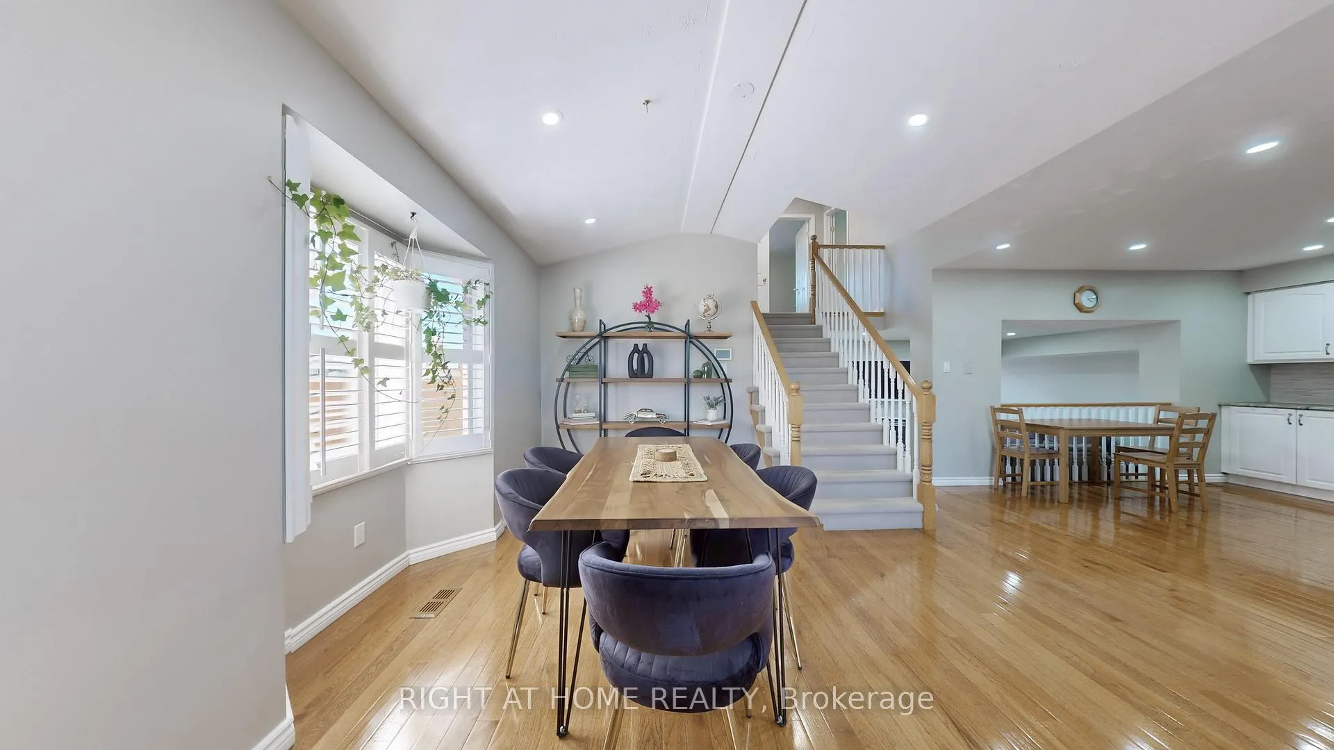 Photo 9 of 183 Alderlea Avenue, Hamilton, Rural Glanbrook — HOMEH