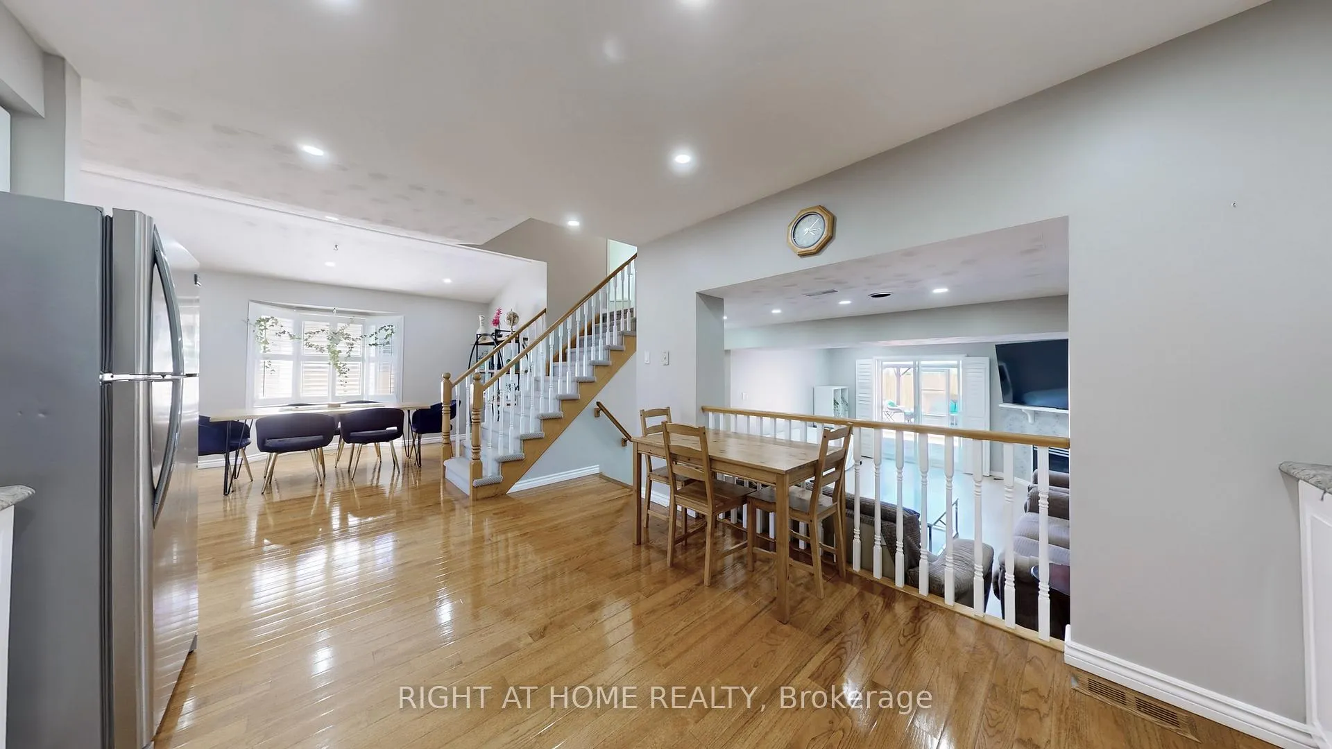 Photo 10 of 183 Alderlea Avenue, Hamilton, Rural Glanbrook — HOMEH