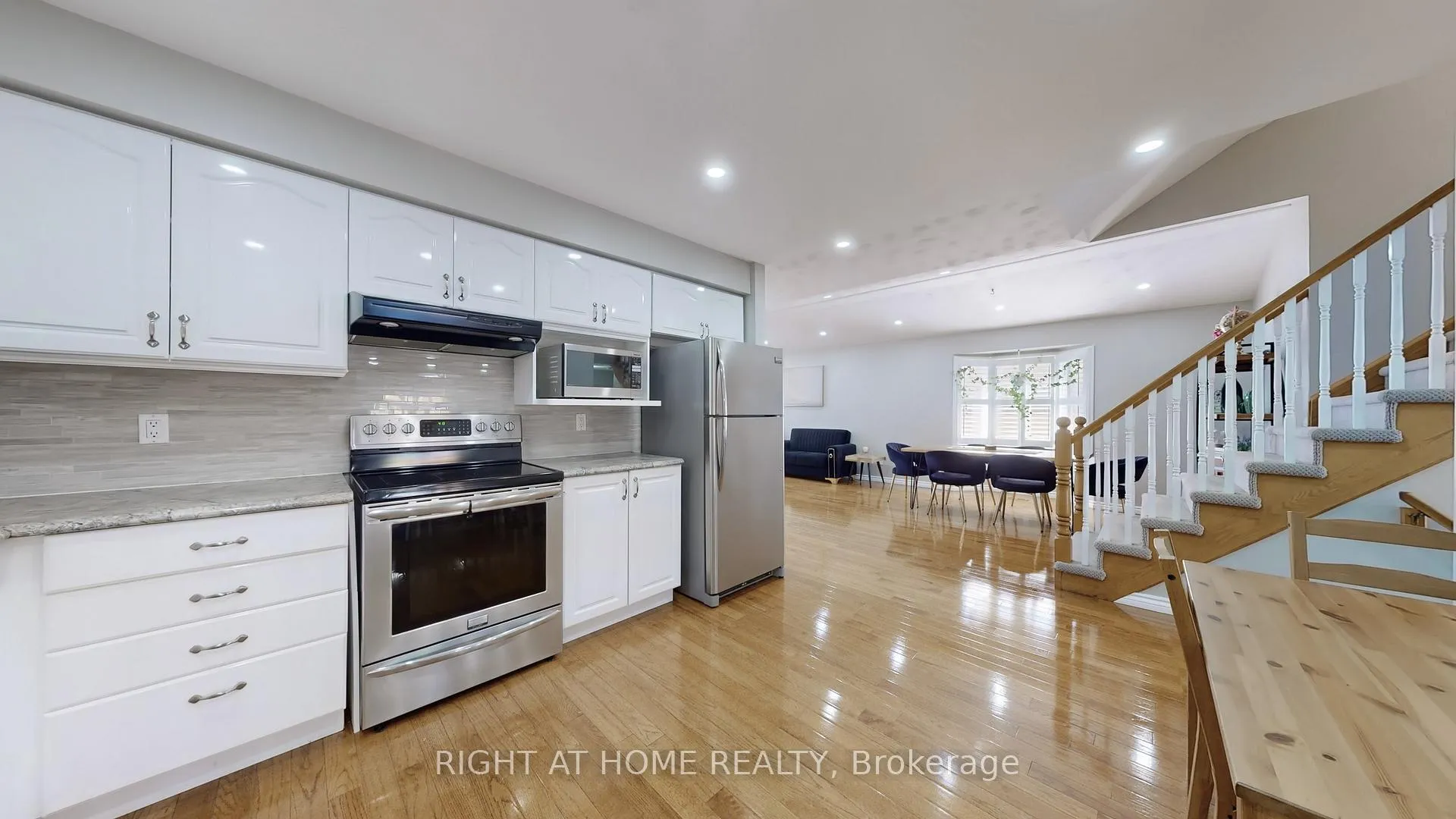 Photo 13 of 183 Alderlea Avenue, Hamilton, Rural Glanbrook — HOMEH
