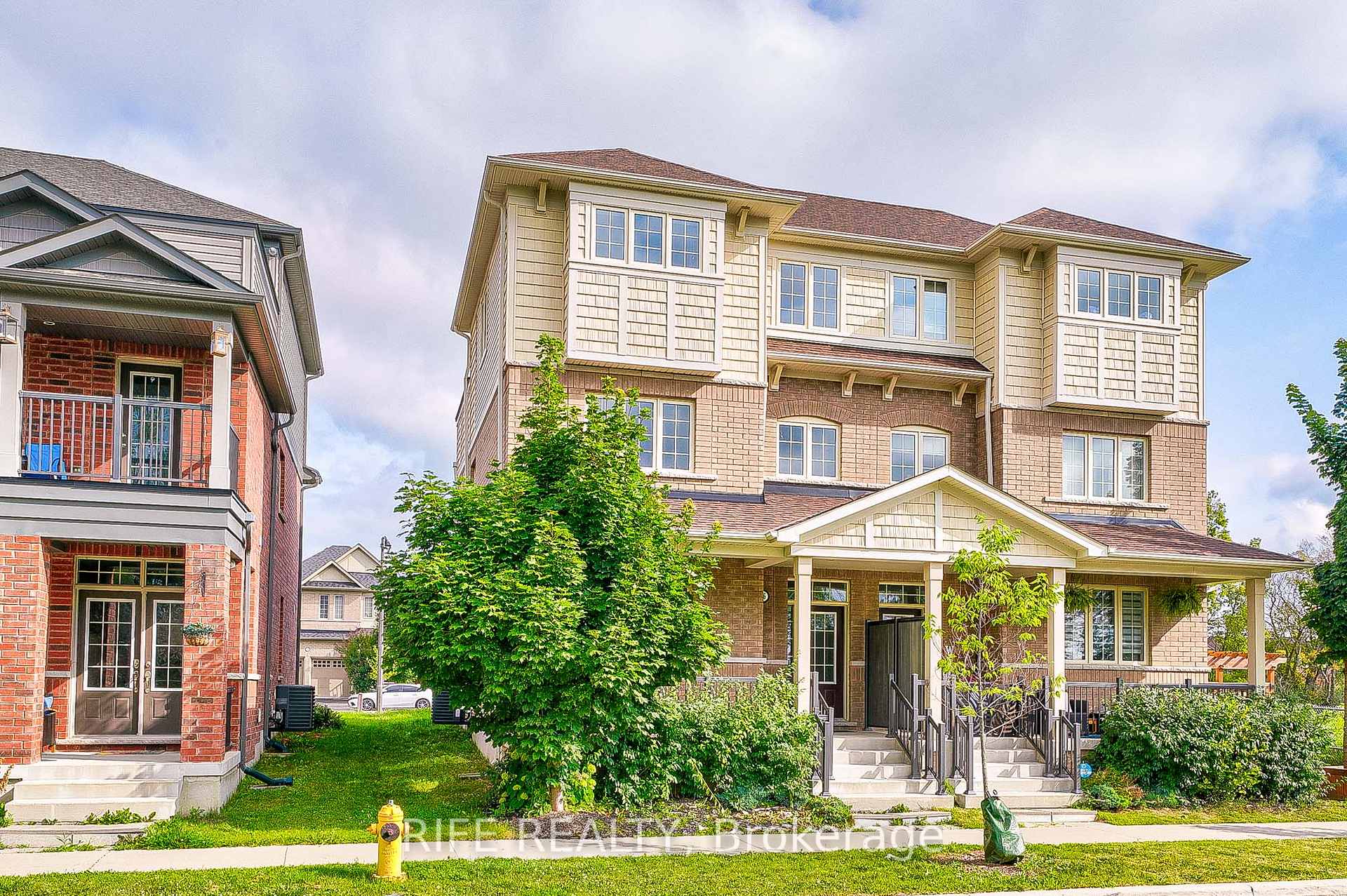 Front of 156 Britannia Avenue W
