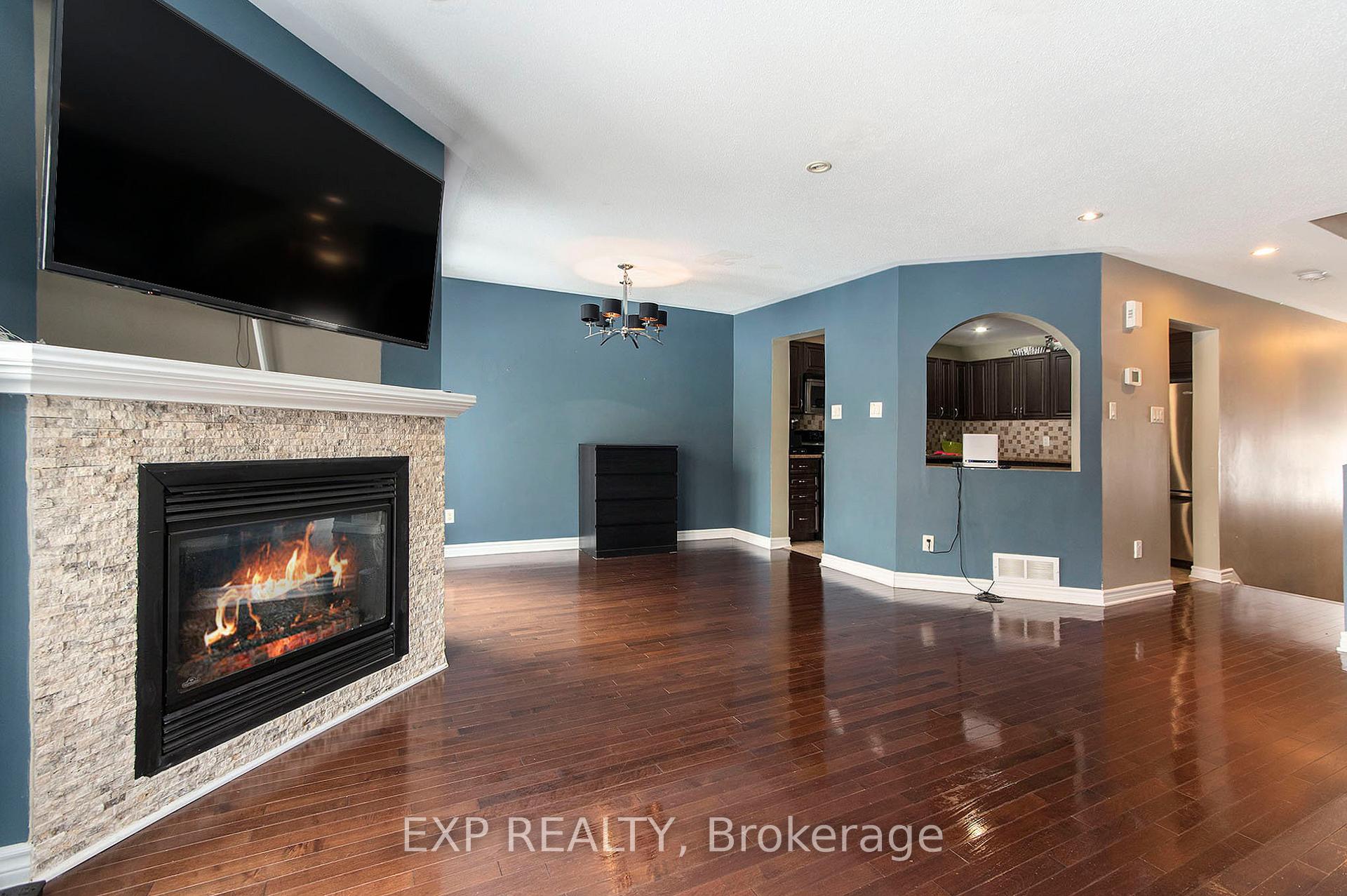 Photo 5 of 120 Tacom Circle, Ottawa, Barrhaven - Strandherd — HOMEH