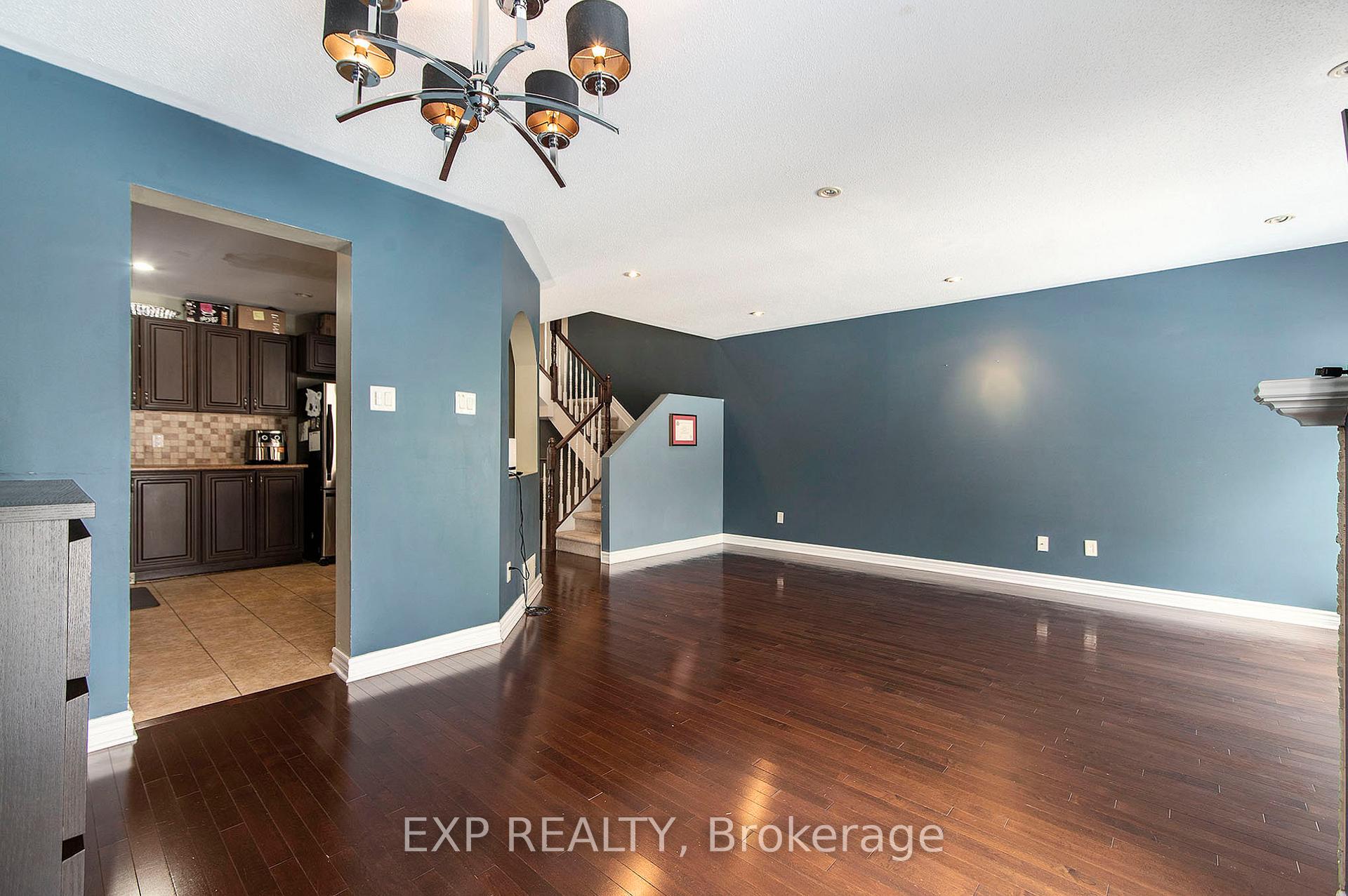 Photo 7 of 120 Tacom Circle, Ottawa, Barrhaven - Strandherd — HOMEH