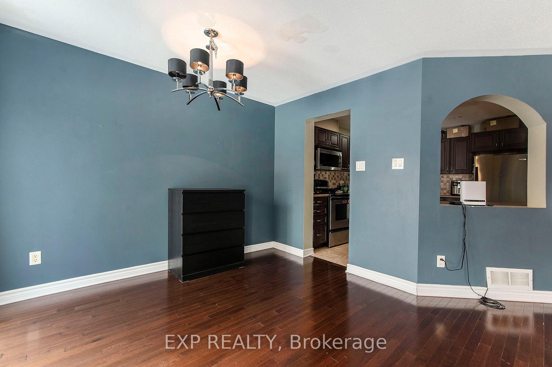 Photo 9 of 120 Tacom Circle, Ottawa, Barrhaven - Strandherd — HOMEH