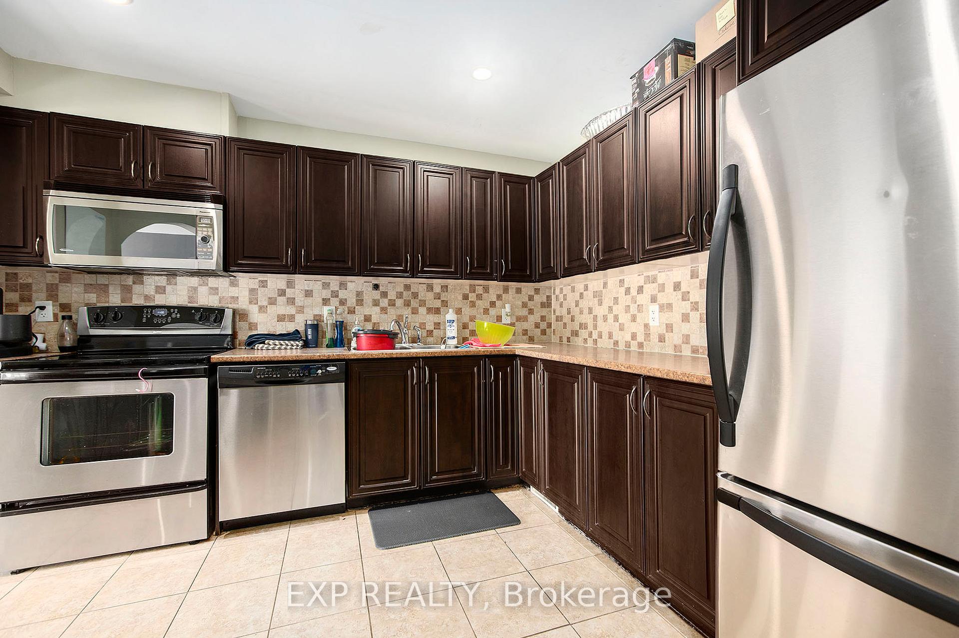 Photo 13 of 120 Tacom Circle, Ottawa, Barrhaven - Strandherd — HOMEH