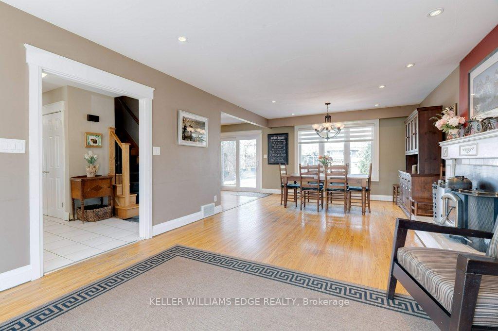 Photo 3 of 4451 Cosburn Crescent, Burlington, Shoreacres — HOMEH