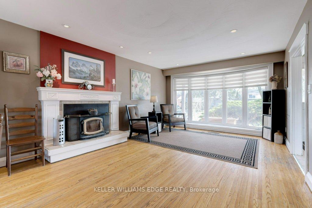 Photo 5 of 4451 Cosburn Crescent, Burlington, Shoreacres — HOMEH