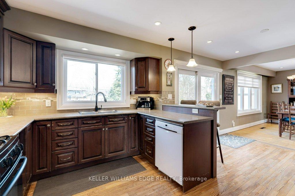 Photo 11 of 4451 Cosburn Crescent, Burlington, Shoreacres — HOMEH