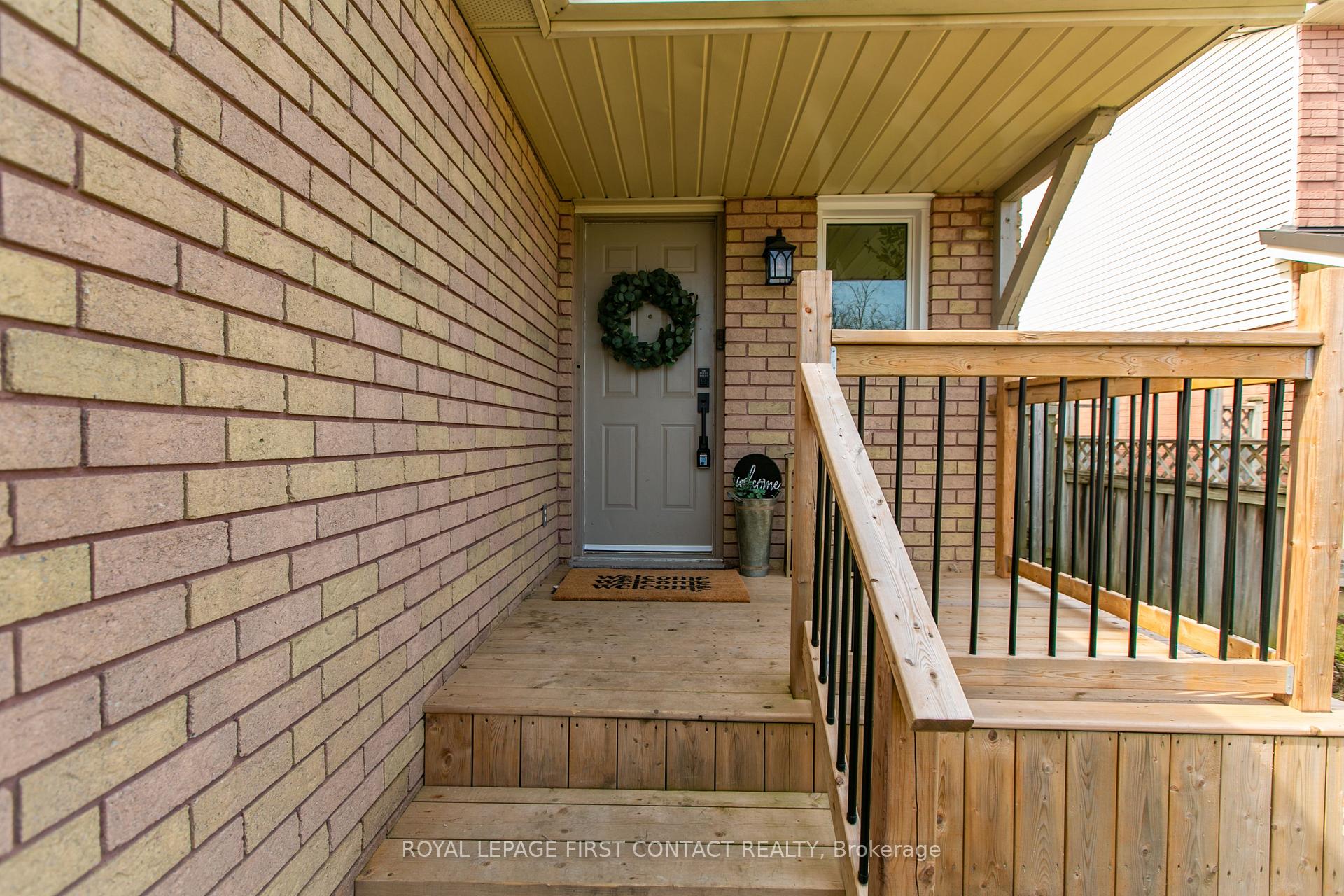 Photo 2 of 16 Hadden Crescent, Barrie, Cundles East — HOMEH