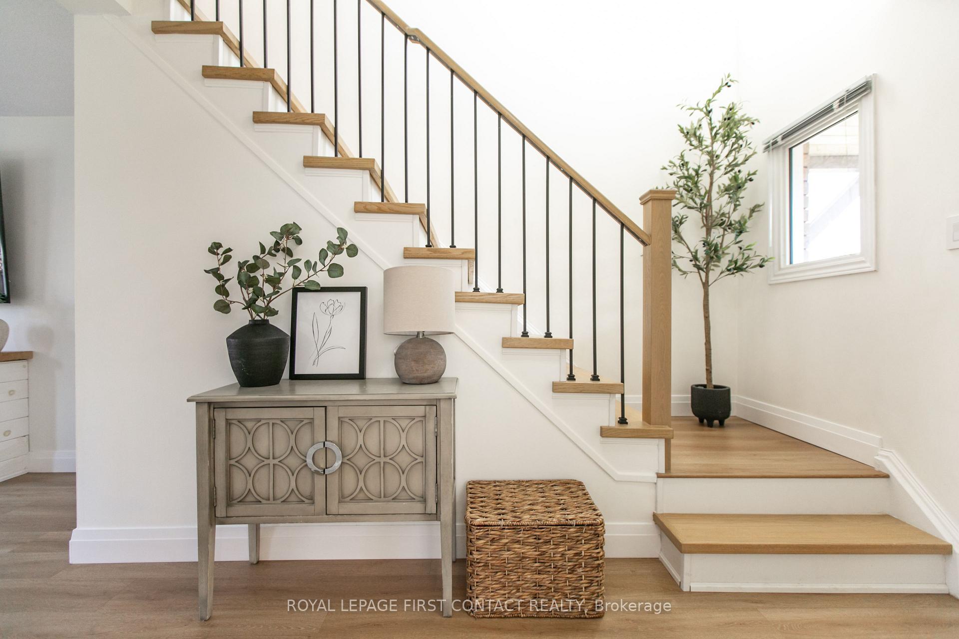 Photo 3 of 16 Hadden Crescent, Barrie, Cundles East — HOMEH