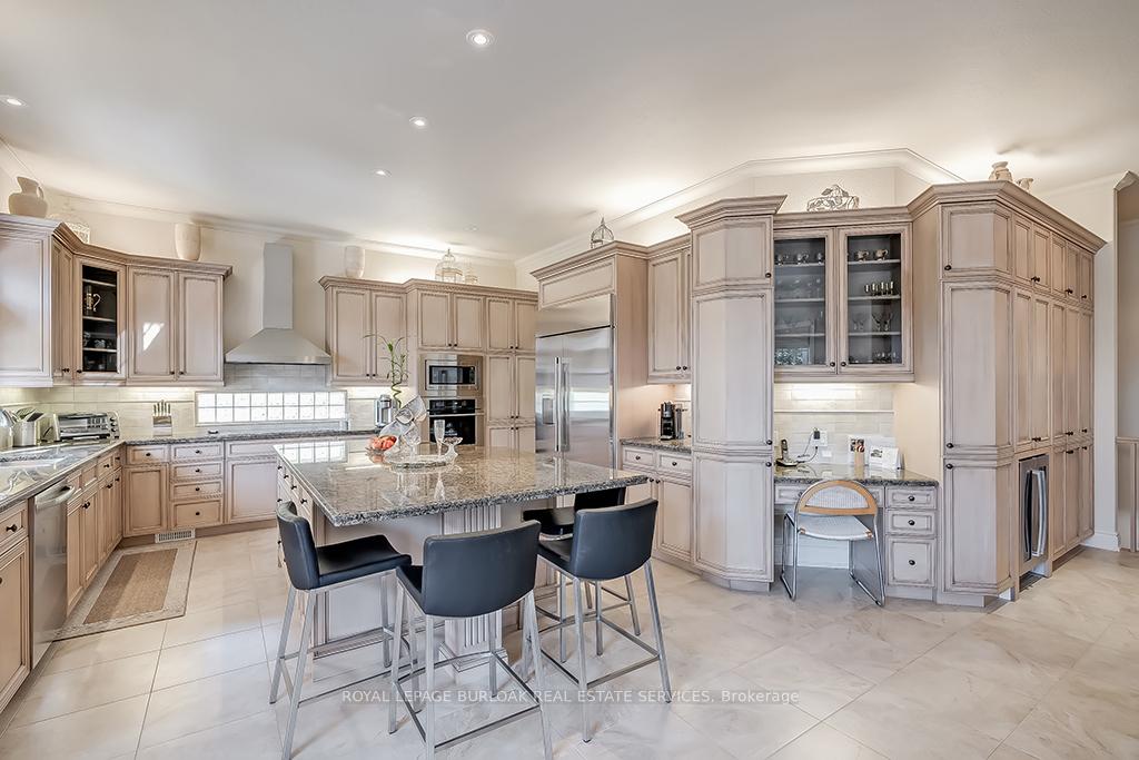 Photo 12 of 846 Partridge Drive, Burlington, LaSalle — HOMEH