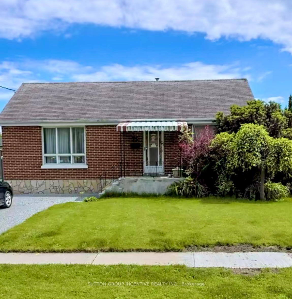 Photo 3 of 75 Kawartha Avenue, Oshawa, Lakeview — HOMEH