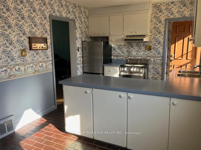 Photo 13 of 75 Kawartha Avenue, Oshawa, Lakeview — HOMEH