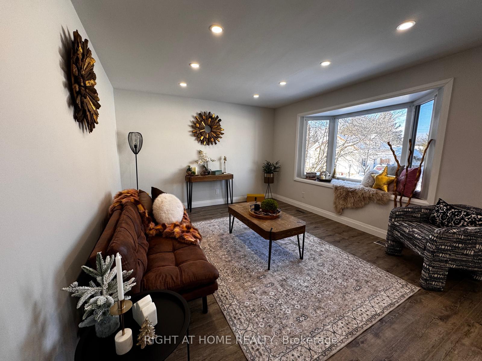 Photo 8 of 5 Queen Street, Barrie, Codrington — HOMEH