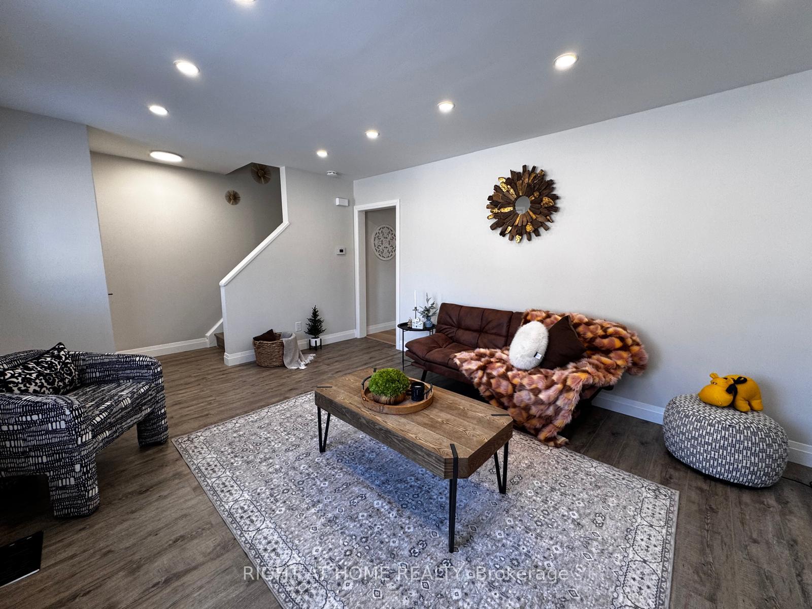 Photo 9 of 5 Queen Street, Barrie, Codrington — HOMEH