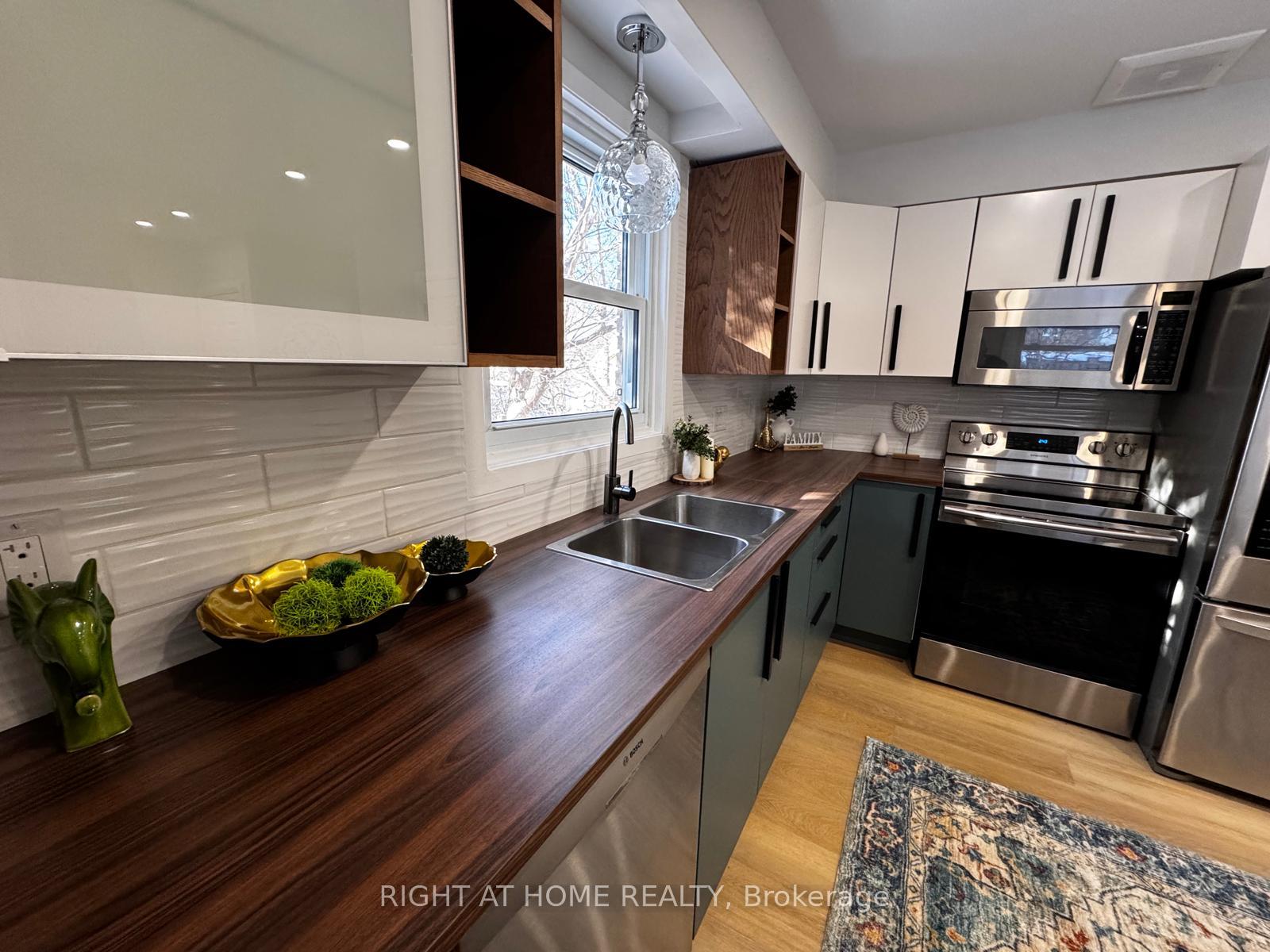 Photo 14 of 5 Queen Street, Barrie, Codrington — HOMEH